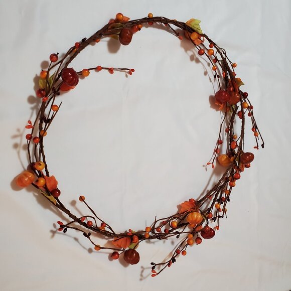 Fall Garland 5 Feet – Maple Leaves, Pumpkins, Berries, Pip Berries – Home Décor - Picture 4 of 4